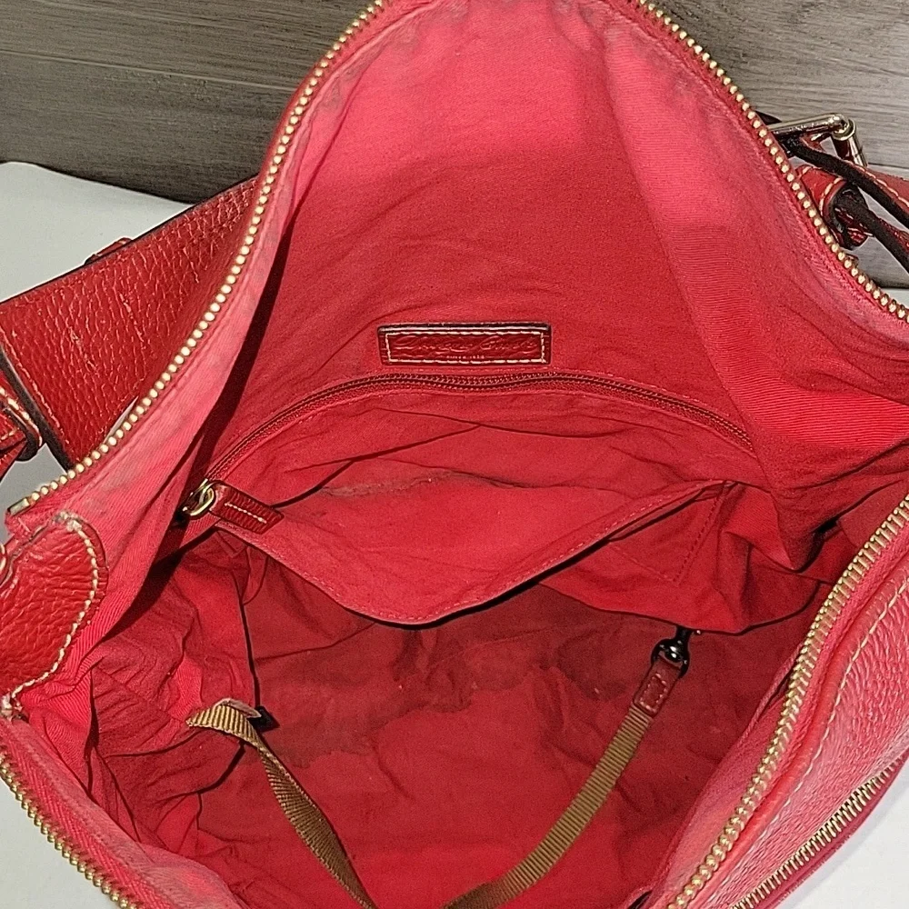 Dooney & Bourke stylish versatile